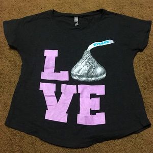 Hershey Love SMALL Kiss short sleeve tshirt EUC